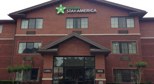 Hawthorn Extended Stay by Wyndham Bedford / Dallas