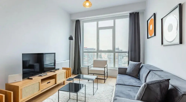 Modern Flat with Fantastic City View in Kadikoy