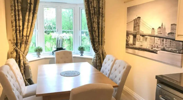 Brome House, Book Hotel Hoteller i Carterton med parkering, Parkering