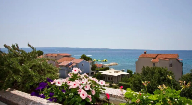 Апартаменты с видом на горы Apartment Topic near the beach