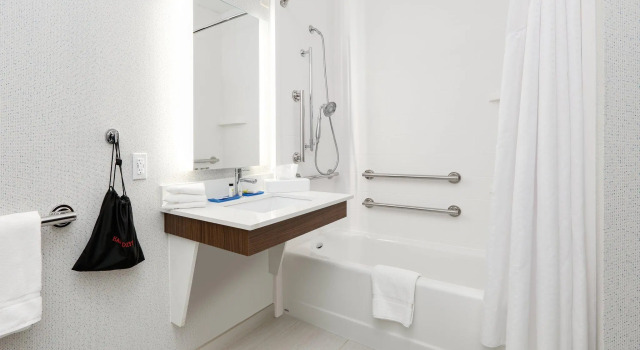 Люкс c 1 комнатой Holiday Inn Express & Suites Mitchell by IHG