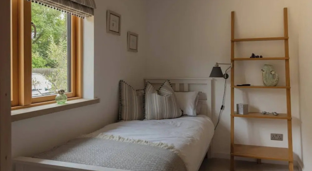 Stylish New Apartment in Central Seaview - 5 Star Comfort!