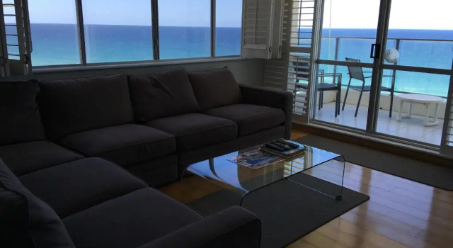 The Penthouses Apartments, Забронировать Апартаменты/квартира Серферс-Парадайс Голд-Кост, рядом с Florida Gardens Tram Station
