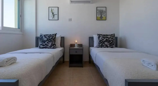 Chloris 3- Bedroom Apartment in Larnaca, Book Apartment Larnaka Larnaca Region