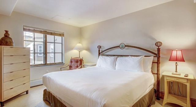 1BR Plus Den, Heart of Beaver Creek Village, Забронировать Апартаменты/квартира Апартаменты Бивер-Крик, рядом с Гонконгский Диснейленд, Апартаменты/квартира