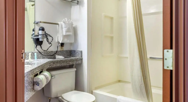 Номер Standard Quality Inn & Suites Prairie Du Chien