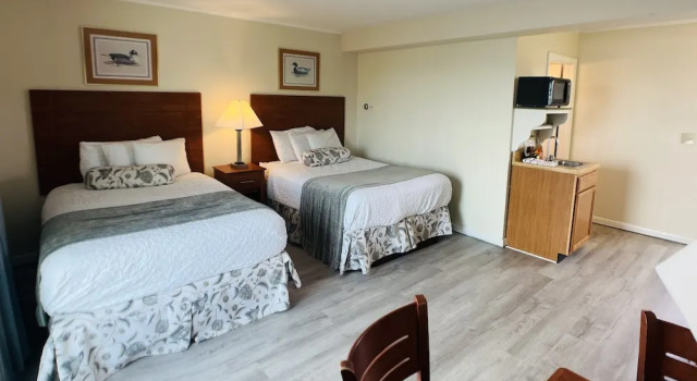 Четырёхместный номер Standard с балконом и с видом на океан Sunrise Motel