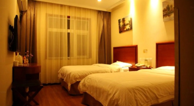 GreenTree Inn Shandong Heze No.1 Senior Middle School Business Hotel, Rezerwuj Hotel Hotele 3-gwiazdkowe w Juye, 3*