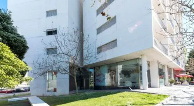 LovelyStay - Casas Brancas - Modern Apartment with Balcony & free private parking, Rezerwuj Apartament Lordelo do Ouro e Massarelos 