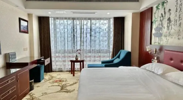 Трёхместный люкс Deluxe Manshanhong International Hotel