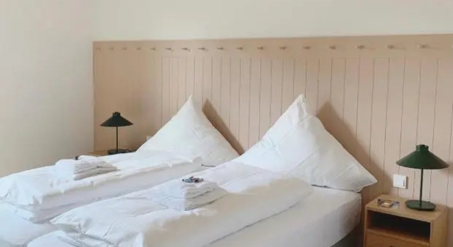 De ole School in Hohwacht - Großzügige Ferienwohnung Nr 28 im modernen Scandi-Stil an der Ostsee, Забронировать Отель Ховахт Ploen, рядом с Залив Ховахт