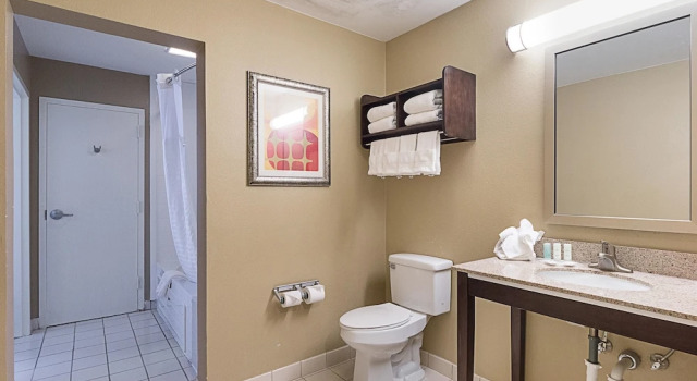 Люкс с частичным видом на океан Comfort Suites Beachside