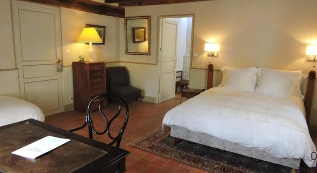 Трёхместный номер Standard Le Domaine de Mestré, The Originals Relais