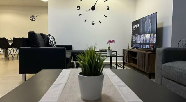 Moonlight Hostel JBR, Забронировать Хостел Джумейра , рядом с Dubai Marina Yacht Club
