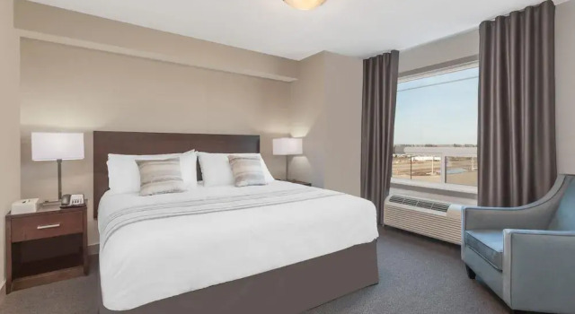 Люкс Ramada by Wyndham Grassland