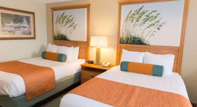 Четырёхместный номер Standard c 1 комнатой Spark by Hilton Sarasota Siesta Key Gateway