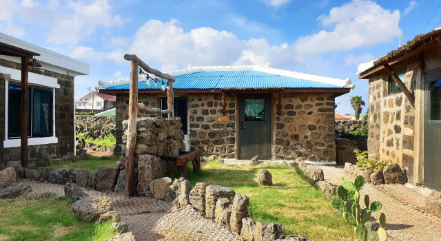 Jeju doldamnomogip batdamjeom, Забронировать Отель Taesuha-dong Остров Чеджудо