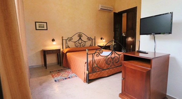 Двухместный номер Deluxe с балконом и с видом на сад Dimora Relais Excelsa