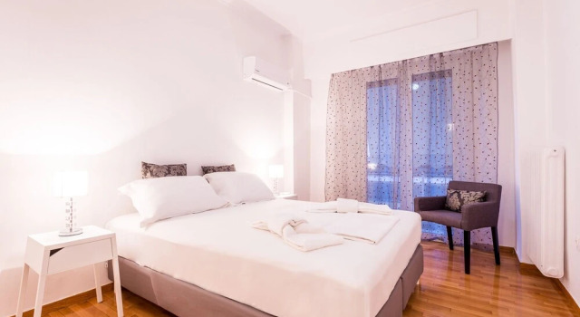 Homey apartment for 4 people in Koukaki
