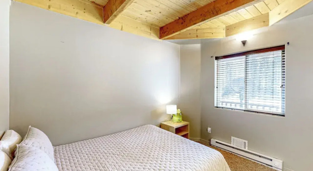 3BR w/ Views, Ping-pong, Deck, & Fireplaces, Varaa Lomakoti Brian Head 