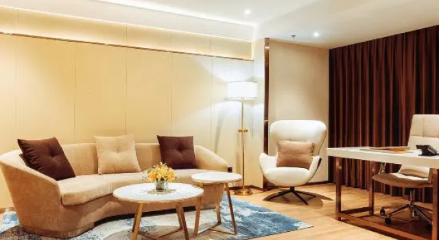 Люкс Deluxe Huangting International Hotel