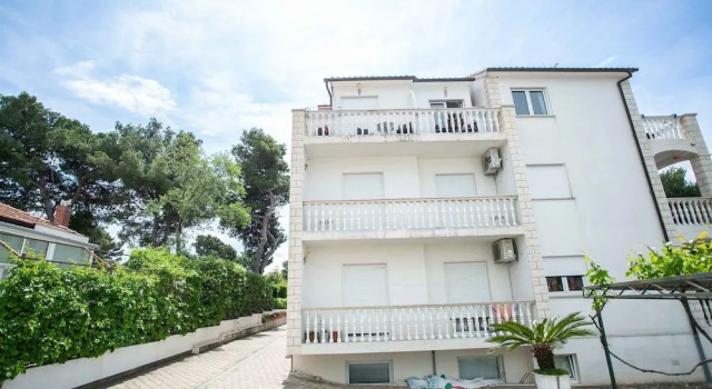Apartments Lovric