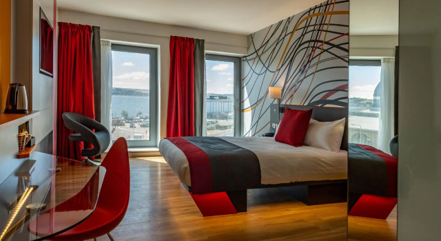 Двухместный номер Standard Four Points Flex by Sheraton Dundee