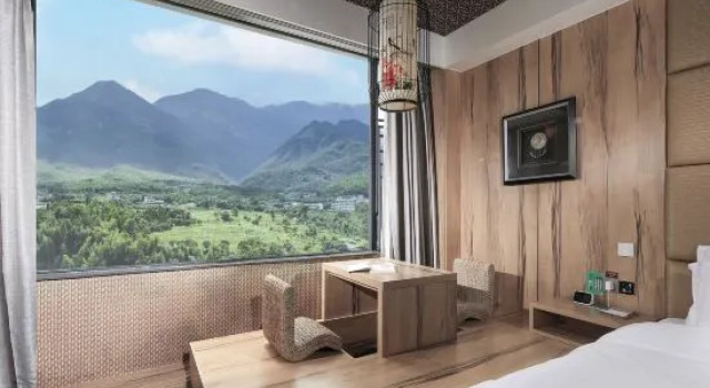 Люкс с видом на реку Lijiang Source Resort Hotel