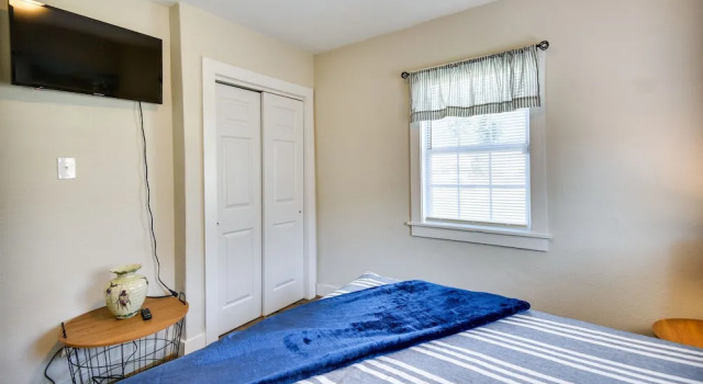 Коттедж Hampton Home w/ Grill < 1 Mi to Beach!