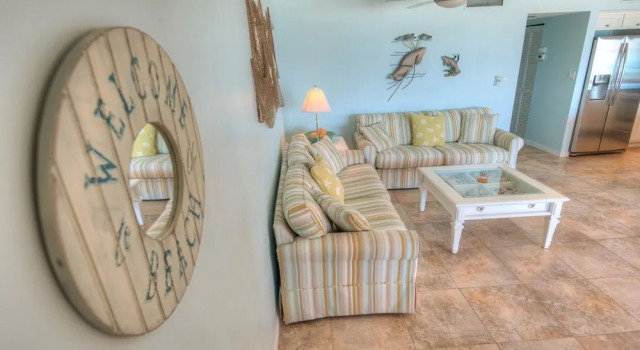 Coquina Beach Club 203, Забронировать Апартаменты/квартира Отели Брейдентон с бассейном, рядом с Центр парасейлинга "Фан-энд-Сан Парасейл", Бассейн