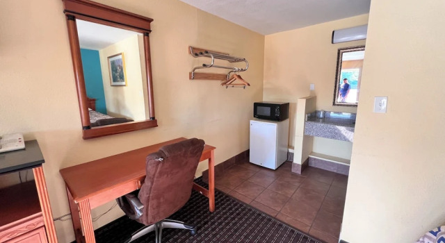 Двухместный номер Standard Economy Inn Express