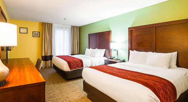 Четырёхместный номер Standard Comfort Inn & Suites Dayton Northwest - Englewood