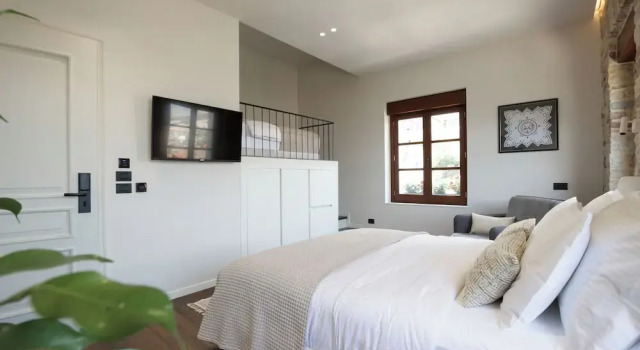 Номер Deluxe Stitch&Stone Suites