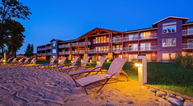Четырёхместный номер Standard Best Western Premier The Lodge on Lake Detroit