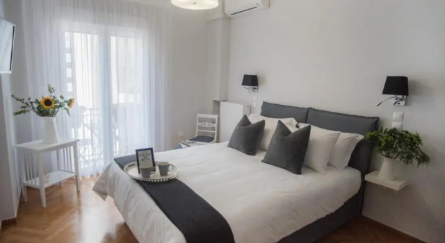 Студия Living near Acropolis by Sylvia Staikou 2nd & 3d floor