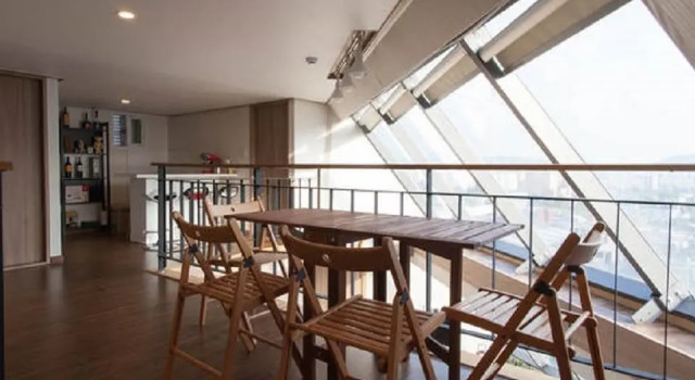 Кровать в общем номере Cube Guesthouse