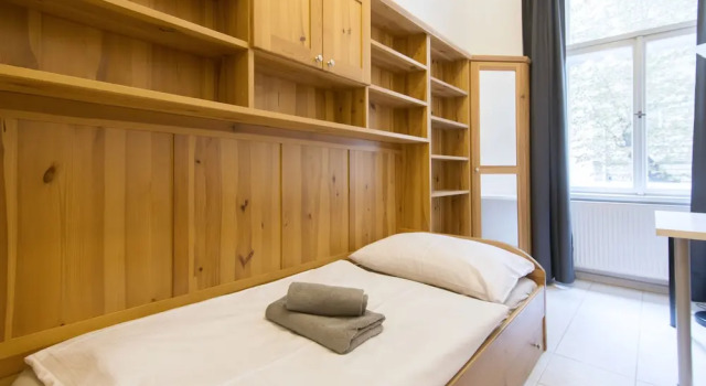 Central 3 Bedroom Home near National Museum, Забронировать Отель Отели Праги 3 звезды, рядом с Mozart Dinner Prague, 3*