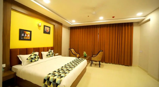 Номер Deluxe The Sky Imperial - Shahi Hotels & Resort