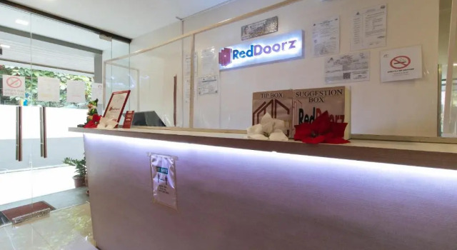 RedDoorz near Fernwoods Garden Quezon City, Book Hotel Quezon City Metro Manila