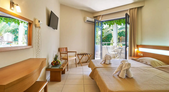 Двухместный номер Standard с видом на горы Eva Bay Hotel On The Beach