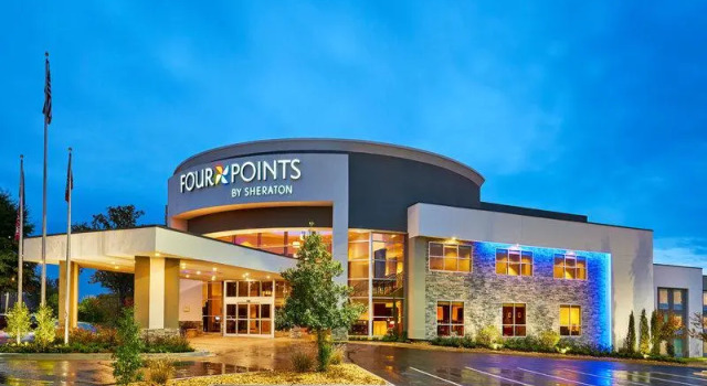 Кровать в общем номере Four Points by Sheraton Little Rock Midtown