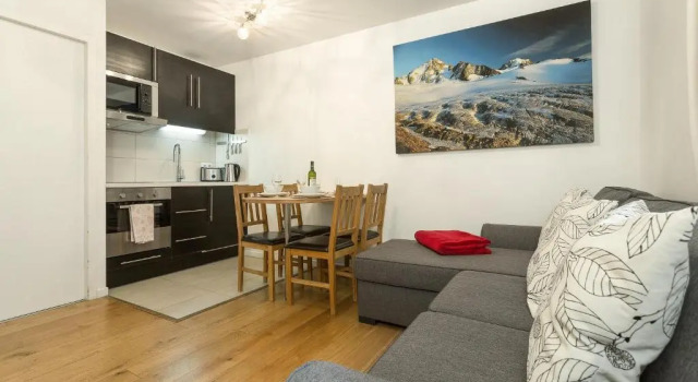 Apartment Grepon 2 - A Chamonix Alpine Haven, Забронировать Апартаменты/квартира Chamonix City Centre Шамони-Монблан, рядом с Горнолыжный подъемник Эгиль ду Миди