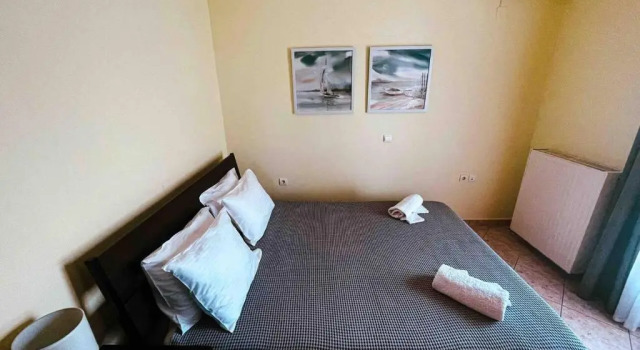 2 Bed House - Sleeps 5 - Garden - Parking - Wifi
