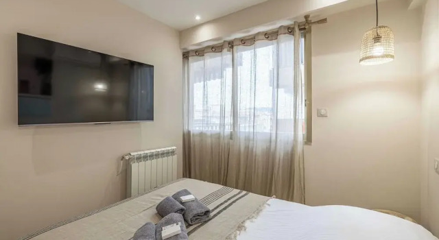 Renovated Flat 250m From the Beach - Town Centre - 2br/6p