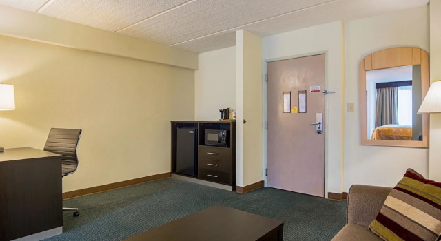 Двухместный номер Standard Quality Suites Atlanta Airport East