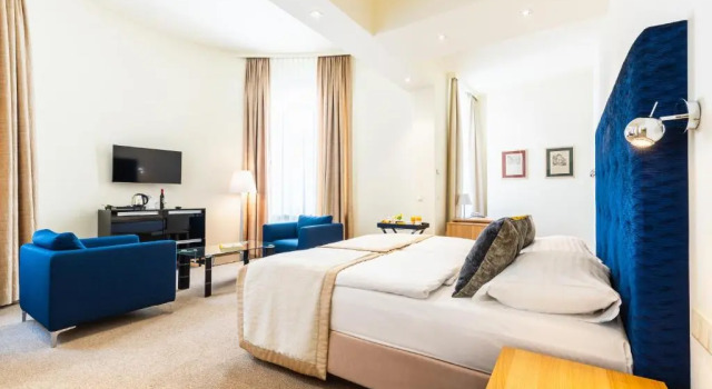 Полулюкс HiLight Suites Hotel