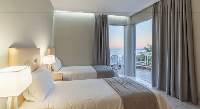 Appartamento 2 camere con balcone e con vista mare Xenos Kamara Beach