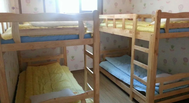 Кровать в общем номере (мужской номер) Gyeongju Friend Guesthouse
