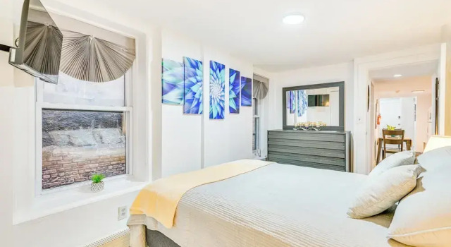 Walk to Downtown Albany: Ten Broeck Triangle Apt!, Забронировать Апартаменты/квартира Олбани Hudson Valley, рядом с Спортивно-выставочная арена Washington Avenue Armory