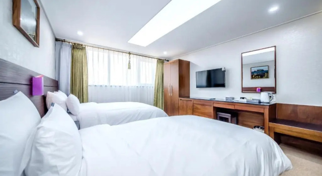 Двухместный номер Standard с видом на горы The Stay Century Hotel